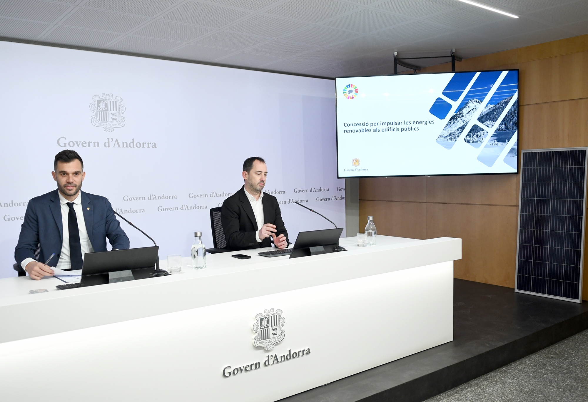 El Govern adjudica la concessió i instal·lació de plaques ...