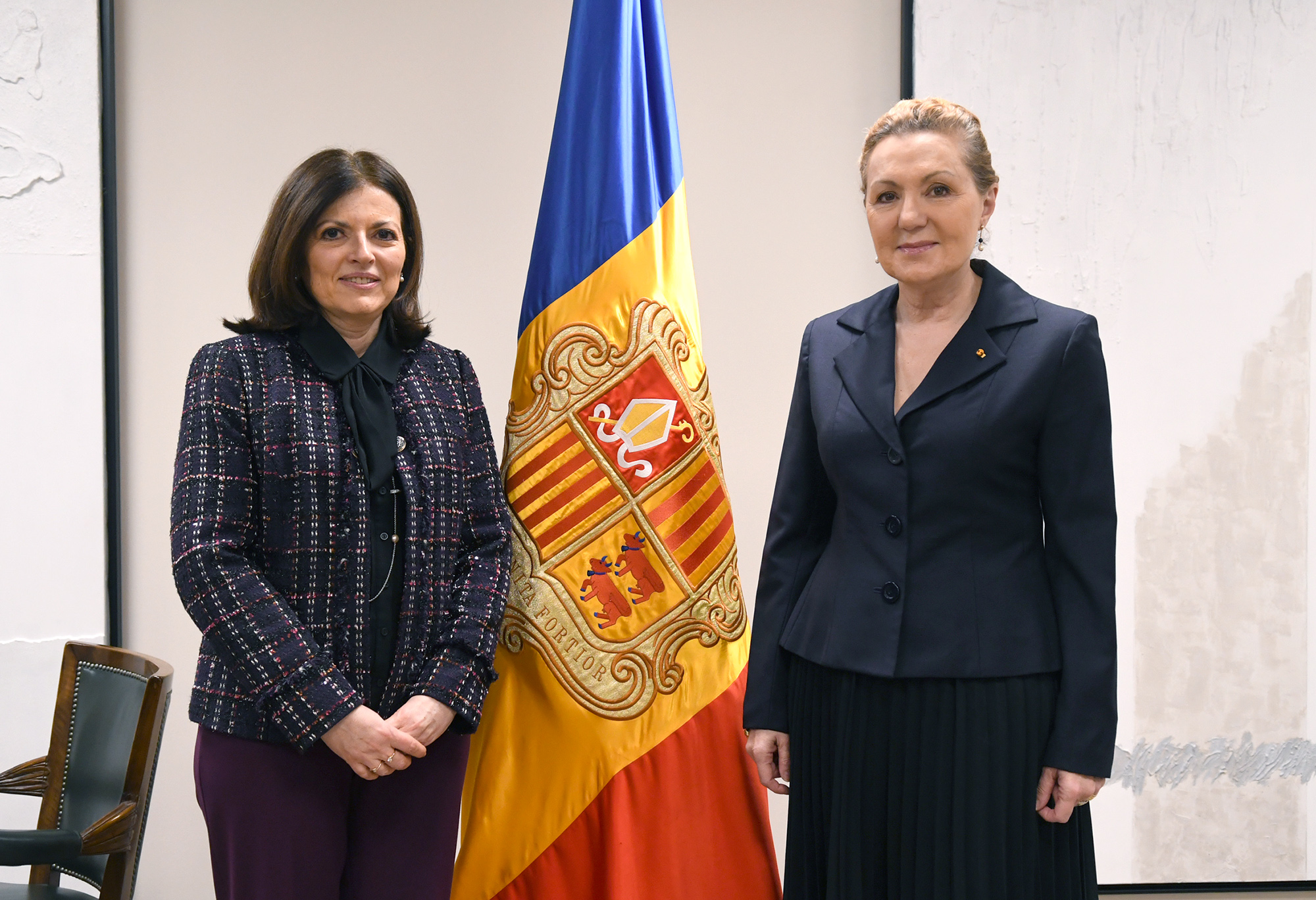 20250313 Lliurament de còpies d'estil de l'ambaixadora de Grècia