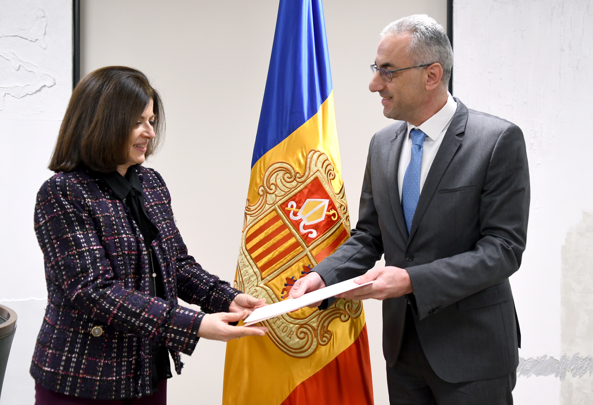 20250313 Lliurament de còpies d'estil de l'ambaixador de Xipre