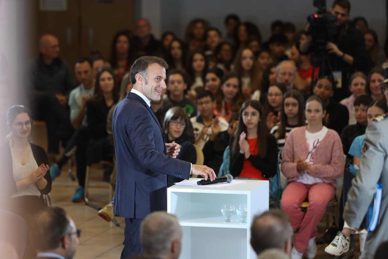 Emmanuel Macron referma el paper del coprincipat i el procés d ...