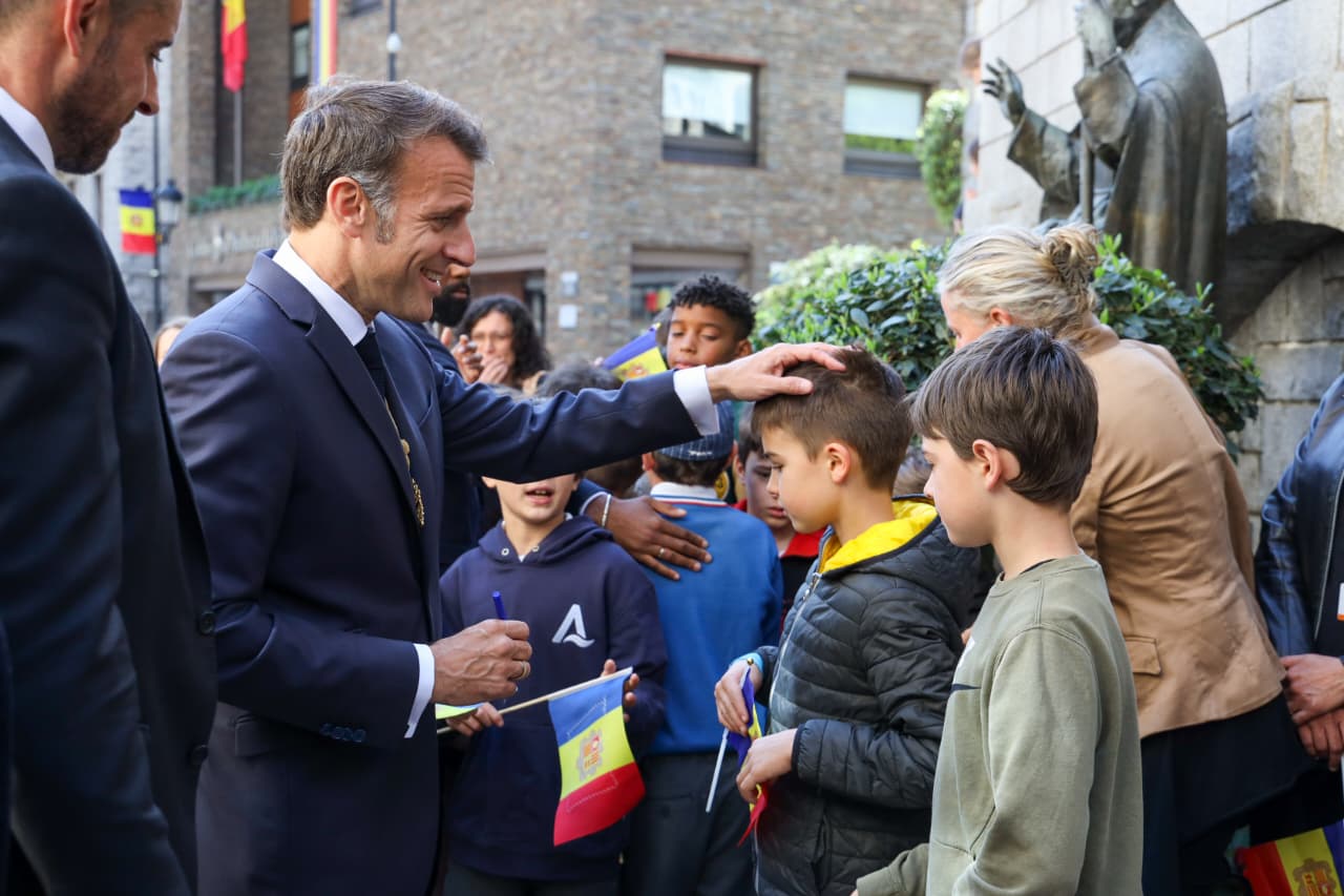 Emmanuel Macron referma el paper del coprincipat i el procés d ...