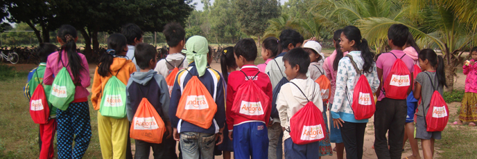 Infants de la Llar d'Infants del Món a Cambodja - Foto de Infants del Món