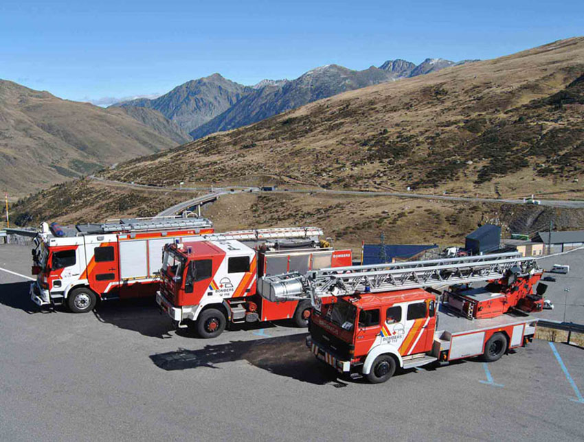 Vehicles parc bombers Pas de la Casa