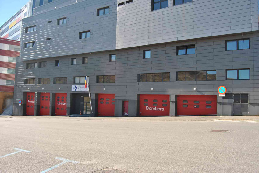 Parc bombers Pas de la Casa (Entrada principal i sortida de vehicles)