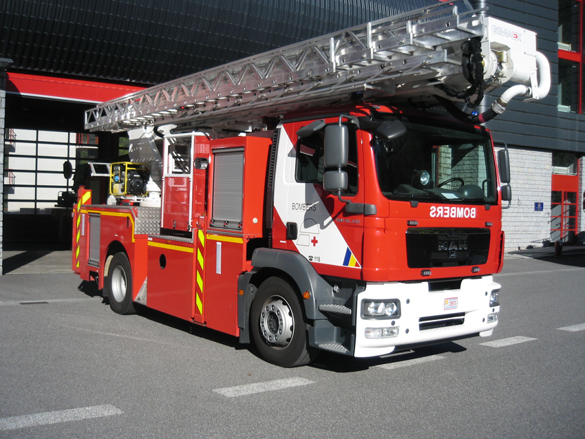 Camió de bombers amb escala