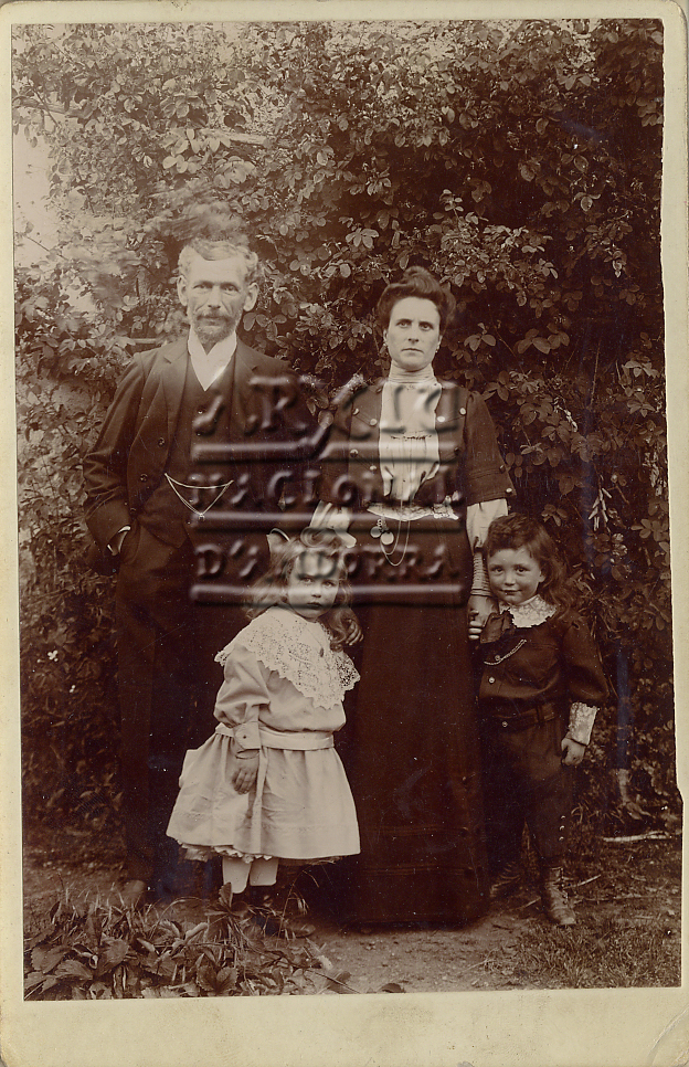 CR-135: Família Riba Cassany