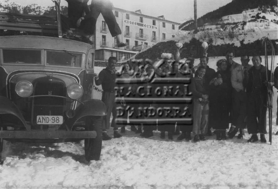 CR-0917: Grup d’esquiadors a Ordino