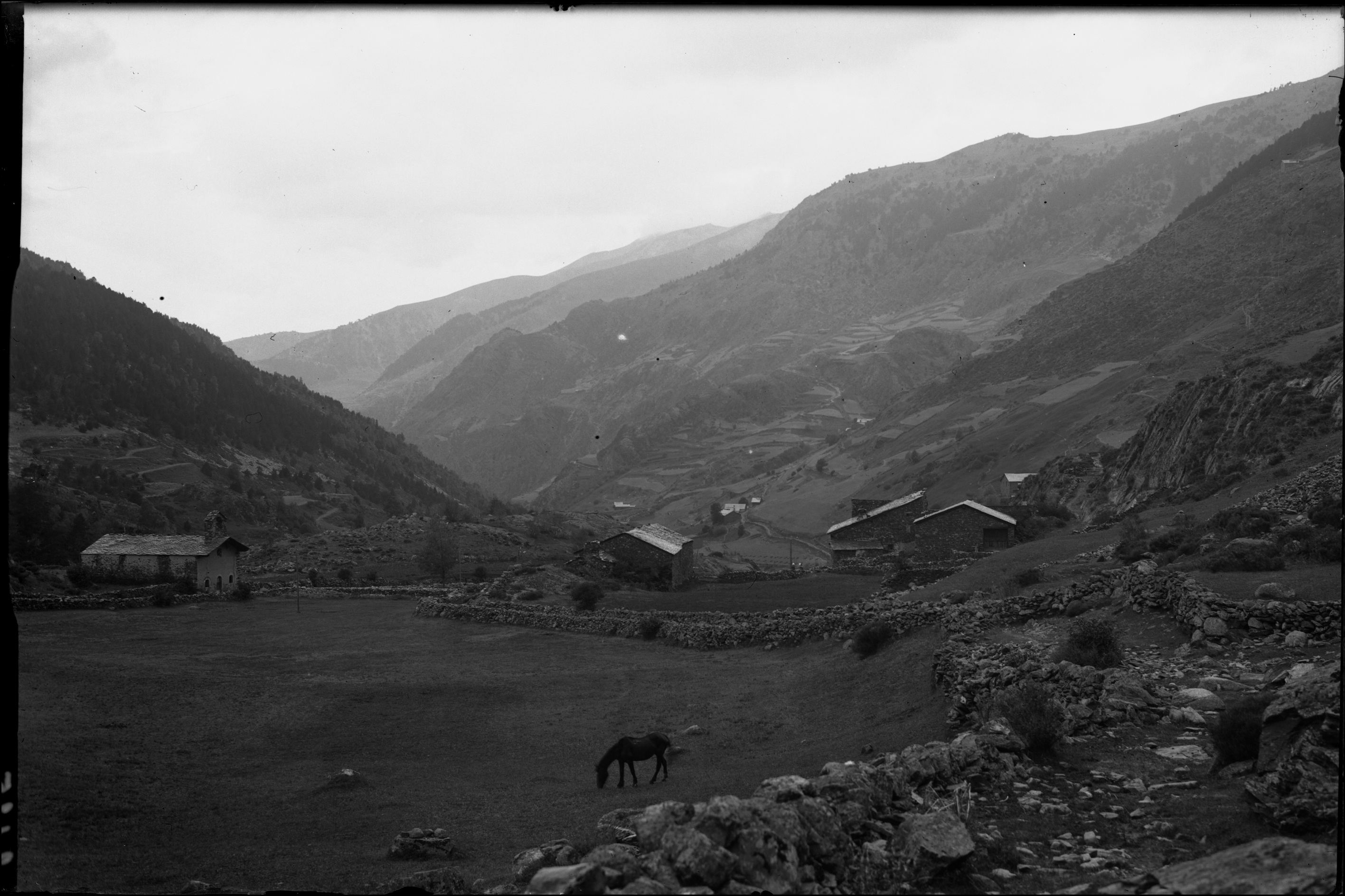 FGP-095: Vista nord-sud de Sant Pere del Tarter