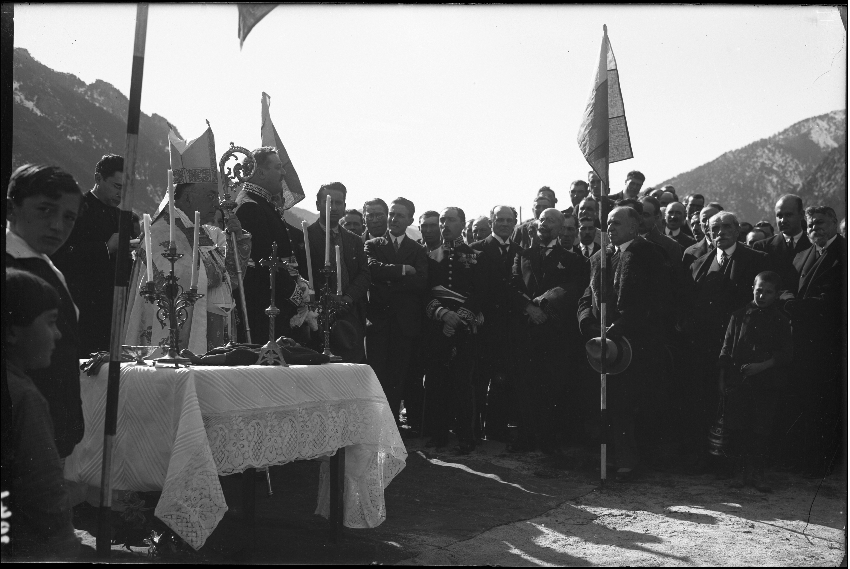 FGP-330: Actes oficials de la inauguració de l'eixamplament i de l'ampliació de la primera secció de la carretera entre Andorra i Encamp