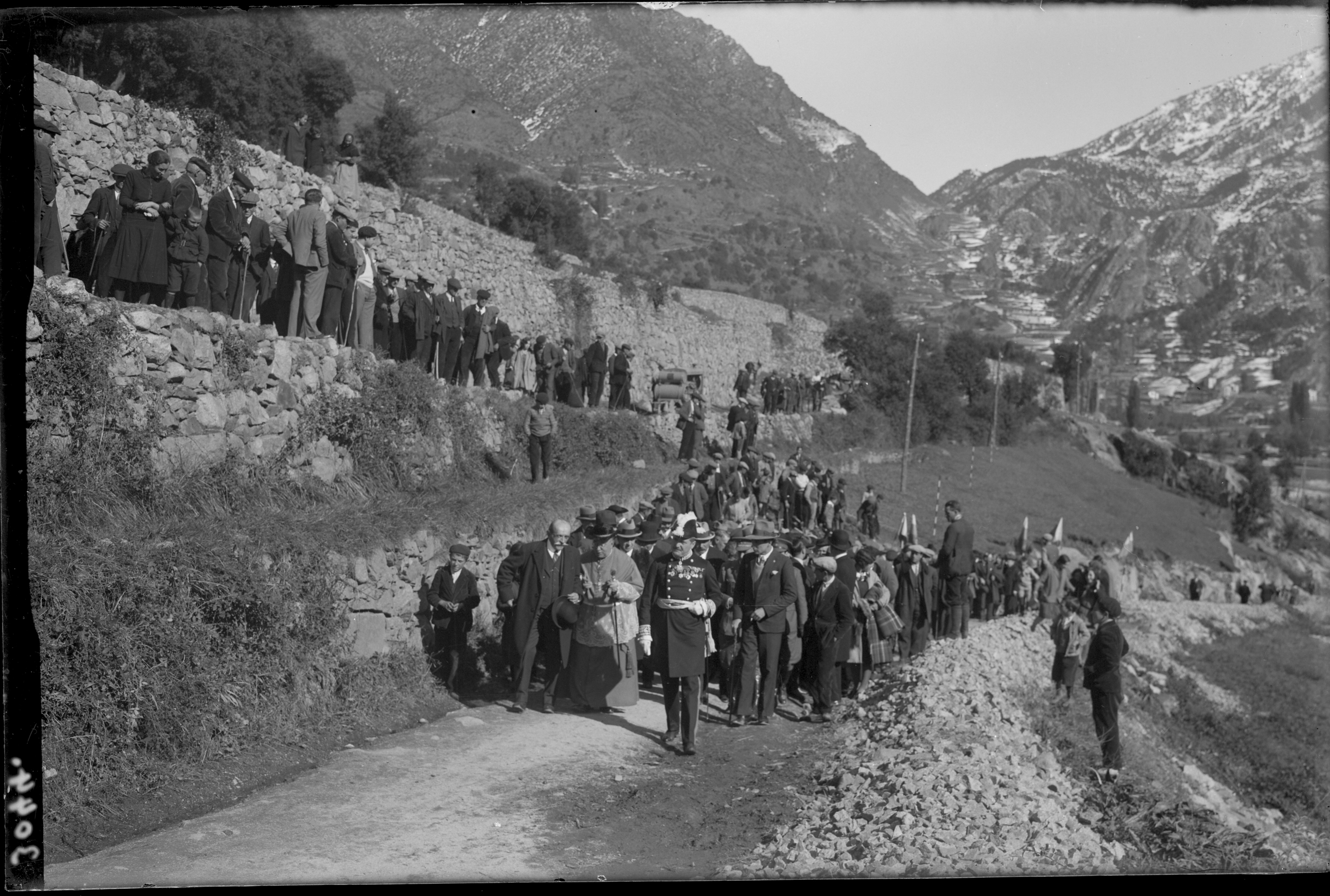 FGP-331: Actes oficials de la inauguració de l'eixamplament i de l'ampliació de la primera secció de la carretera entre Andorra i Encamp