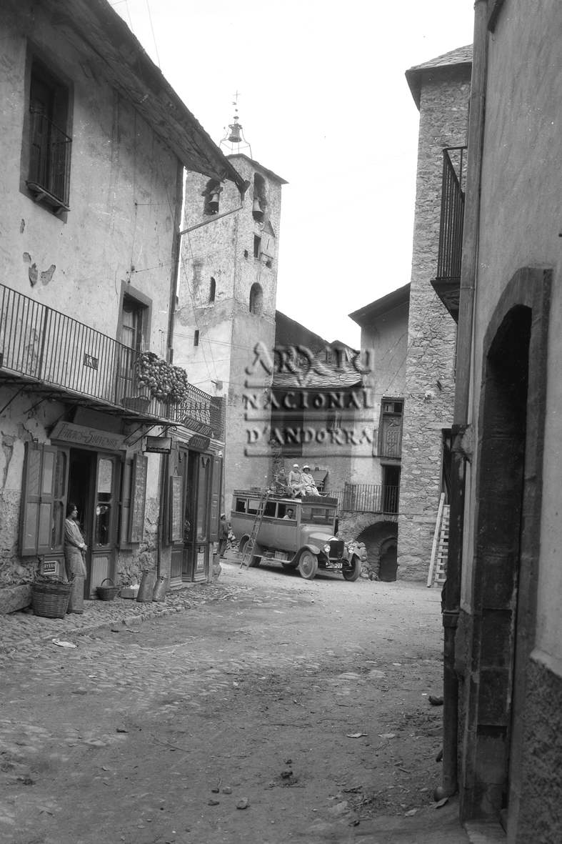105-FBUI: La plaça de l’antiga església d’Escaldes-Engordany
