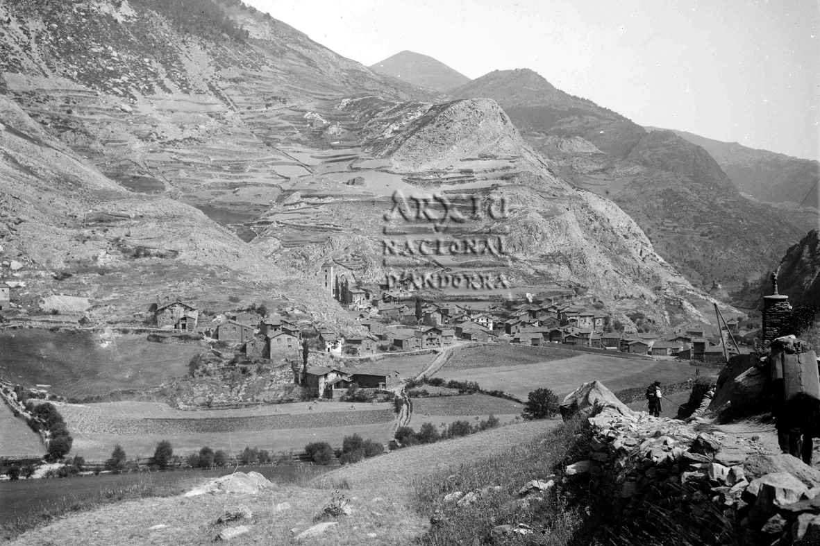 47-FBUI: Vista general del poble de Canillo