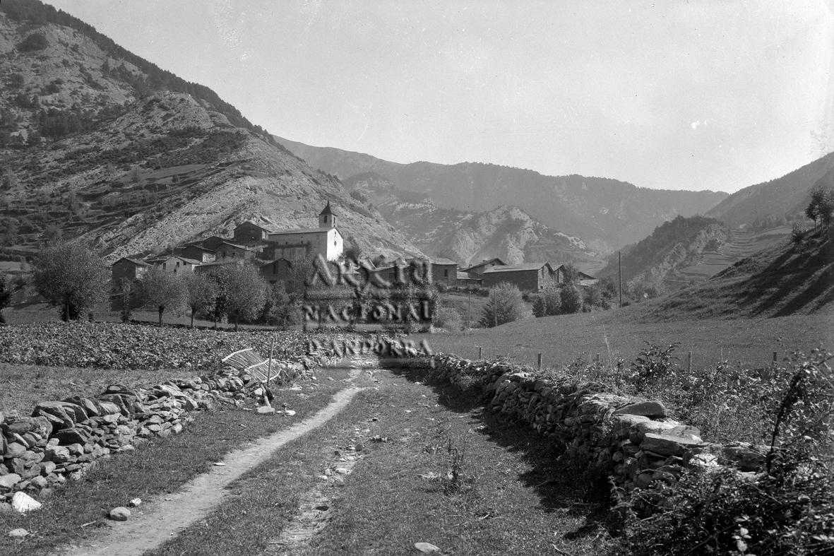 71-FBUI: Vista parcial del poble d’Ordino