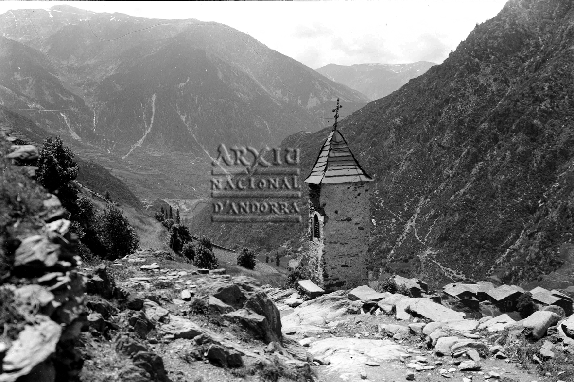 125-FBUI: Dues imatges de l’oratori de Meritxell