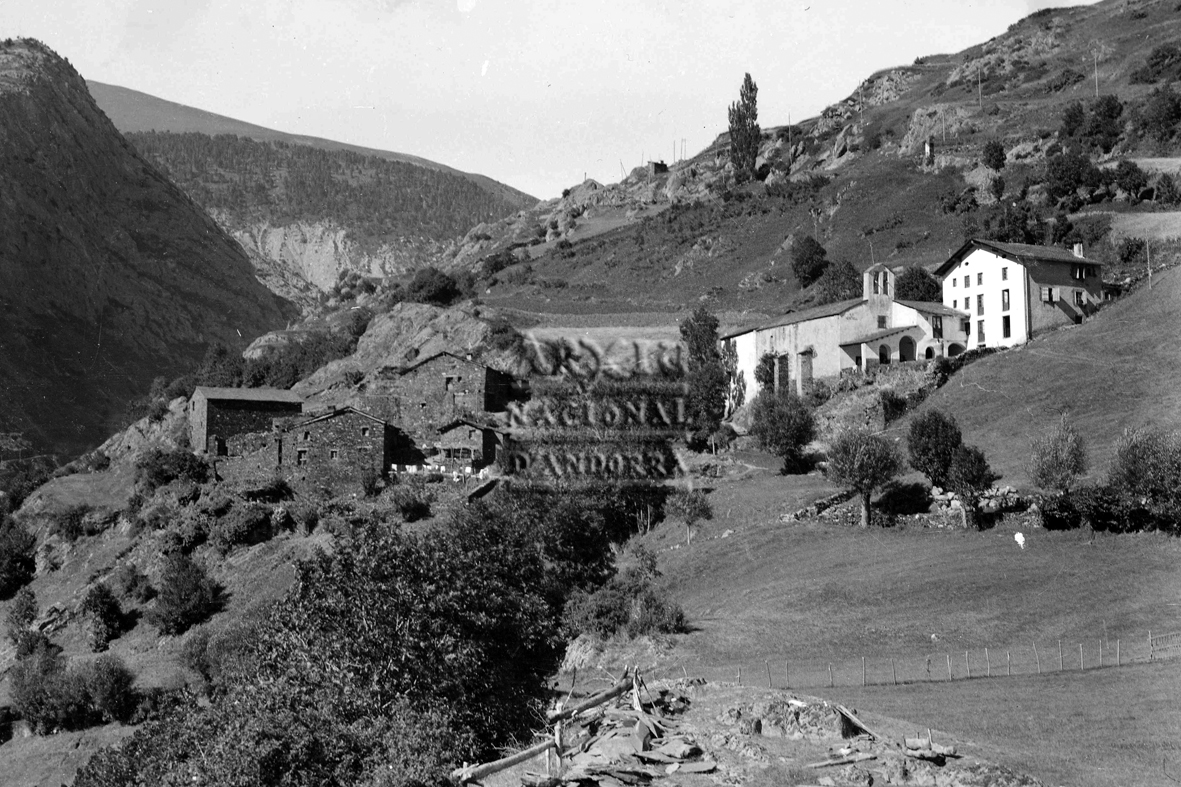 180-FBUI: Vista general del poble i del Santuari de Meritxell