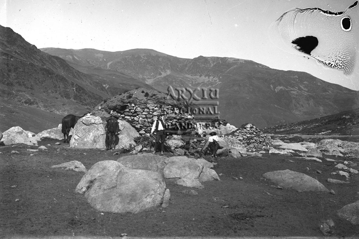 113-FBUI: Instantània d’un grup d’excursionistes