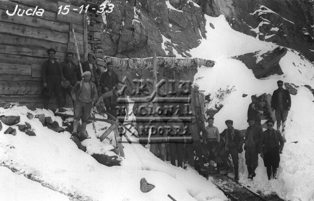 FEDA-344: Treballadors de FHASA a les instal·lacions de Juclar