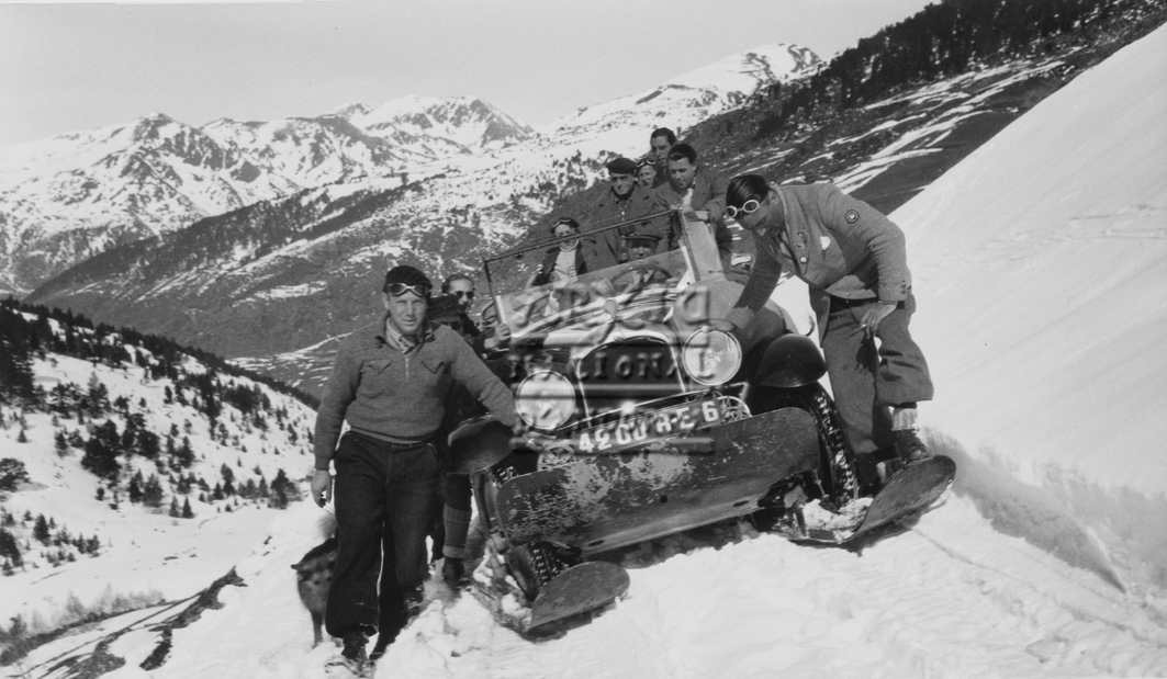 VE-03: Primer vehicle eruga al Principat