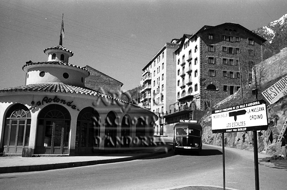 FL 096: Antic edifici del restaurant sala de festes La Rotonda
