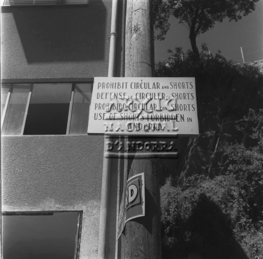 FJR_370: I amb el turisme, les prohibicions