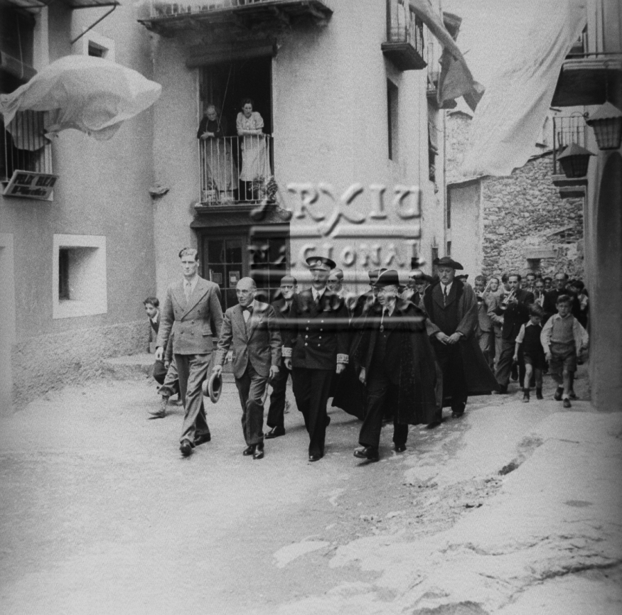 FJR_201: Visita oficial del prefecte dels Pirineus Orientals, Raymond Belot