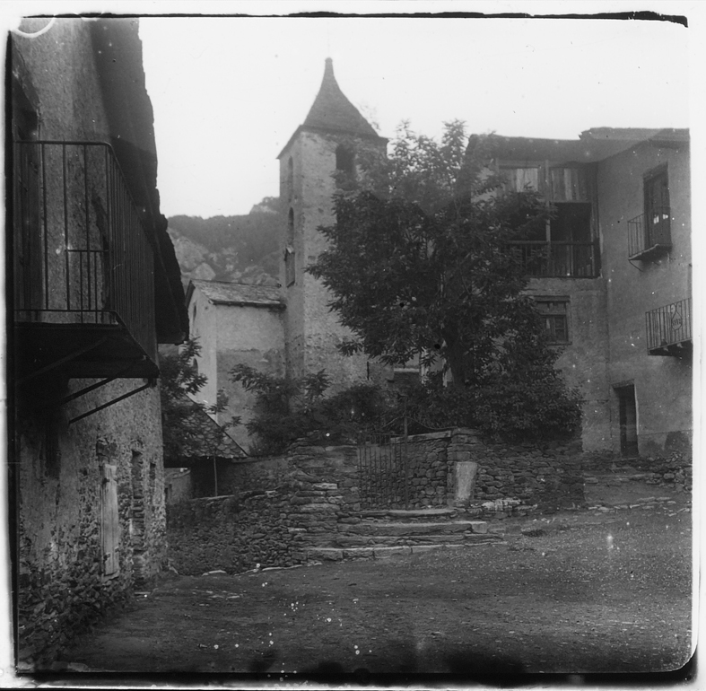 25-FSA: Vista parcial de la plaça d’Ordino