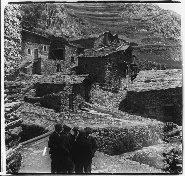 26-FSA: Imatge presa des de la porta de l’església de Canillo