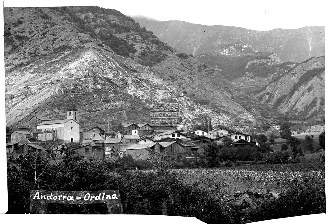 154-FGP: Vista frontal del poble d'Ordino