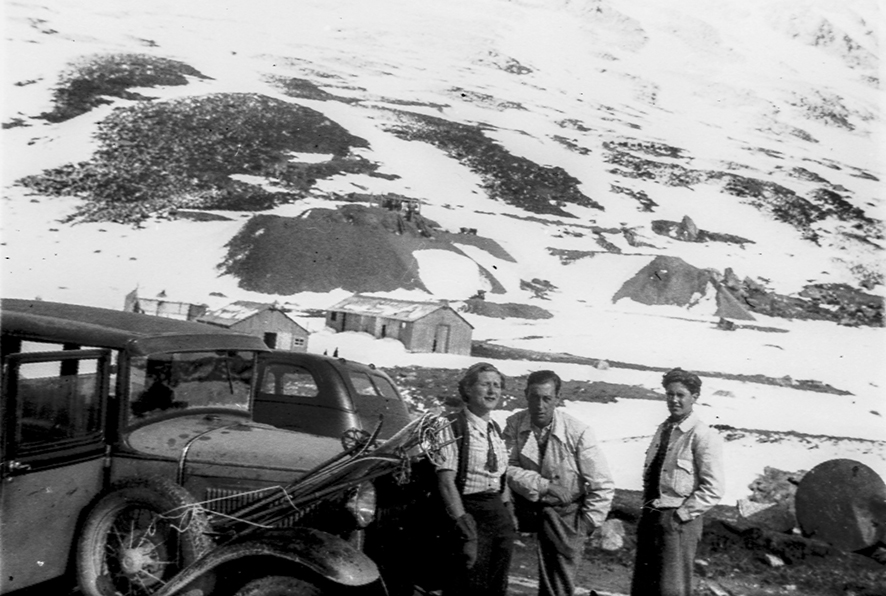 13_CR_0923: Un grup d’amics, entre ells la Maria Lluïsa de Riba Cassany