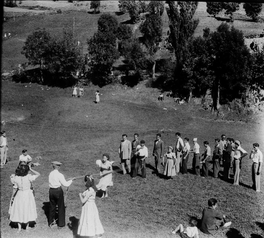32_FFP_029_neg10: Diferents instantànies dels actes del Dia de Meritxell