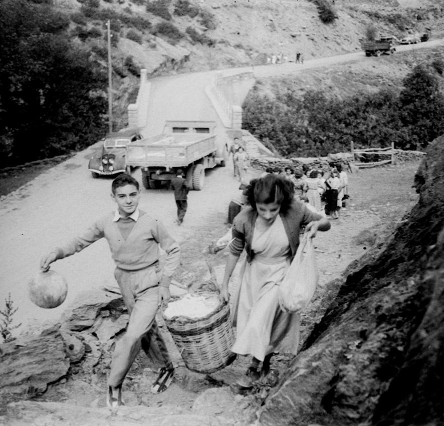 33_FFP_029_neg12: Diferents instantànies dels actes del Dia de Meritxell