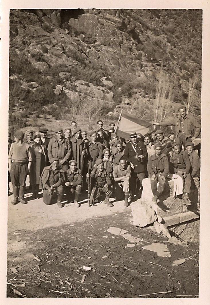 FSG_0002: Les tropes militars franquistes a la frontera del riu Runer