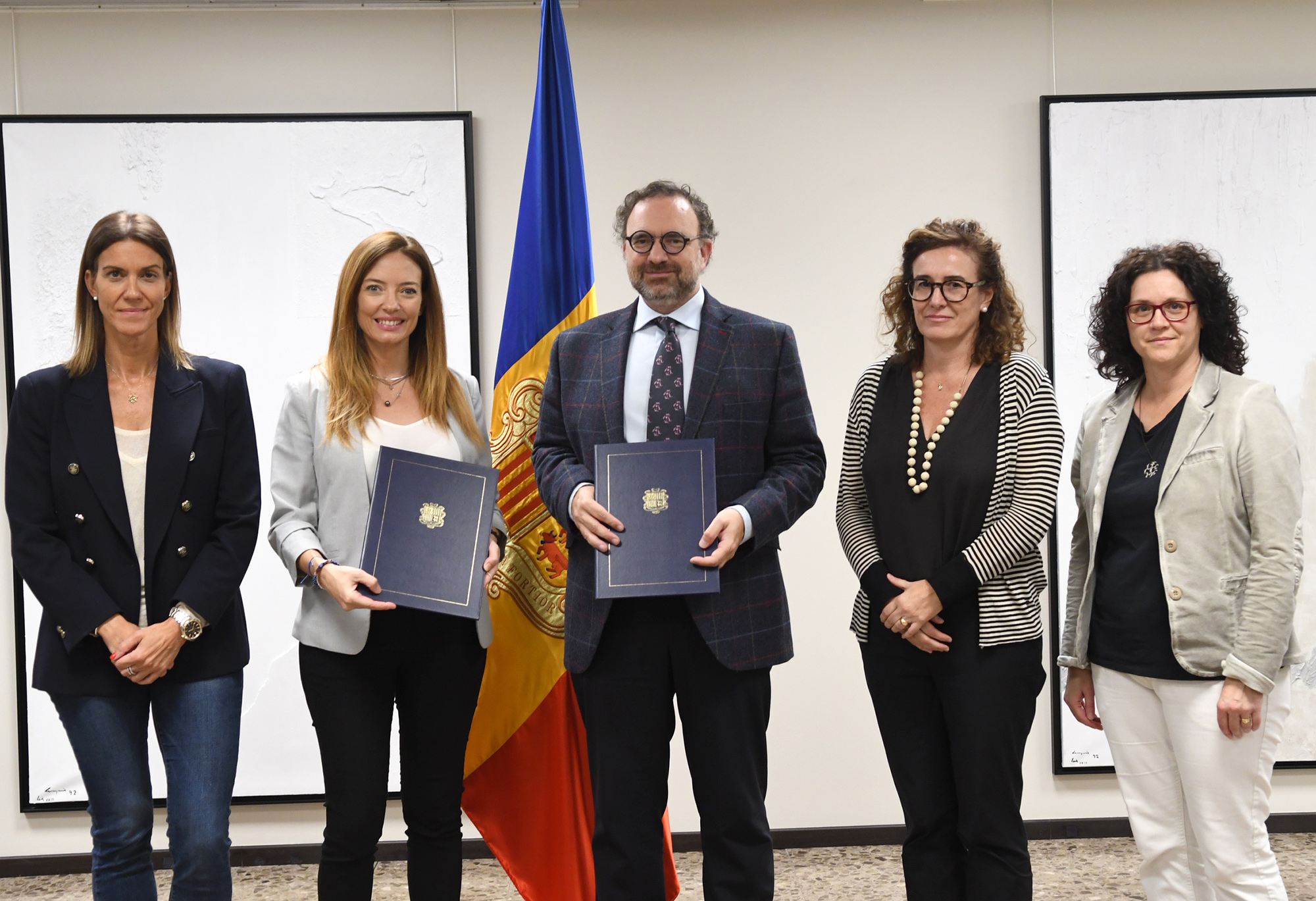 El Ministeri de Salut i la Universitat d’Andorra amplien el conveni de col·laboració per tal d’oferir formacions en salut mental als cossos especials