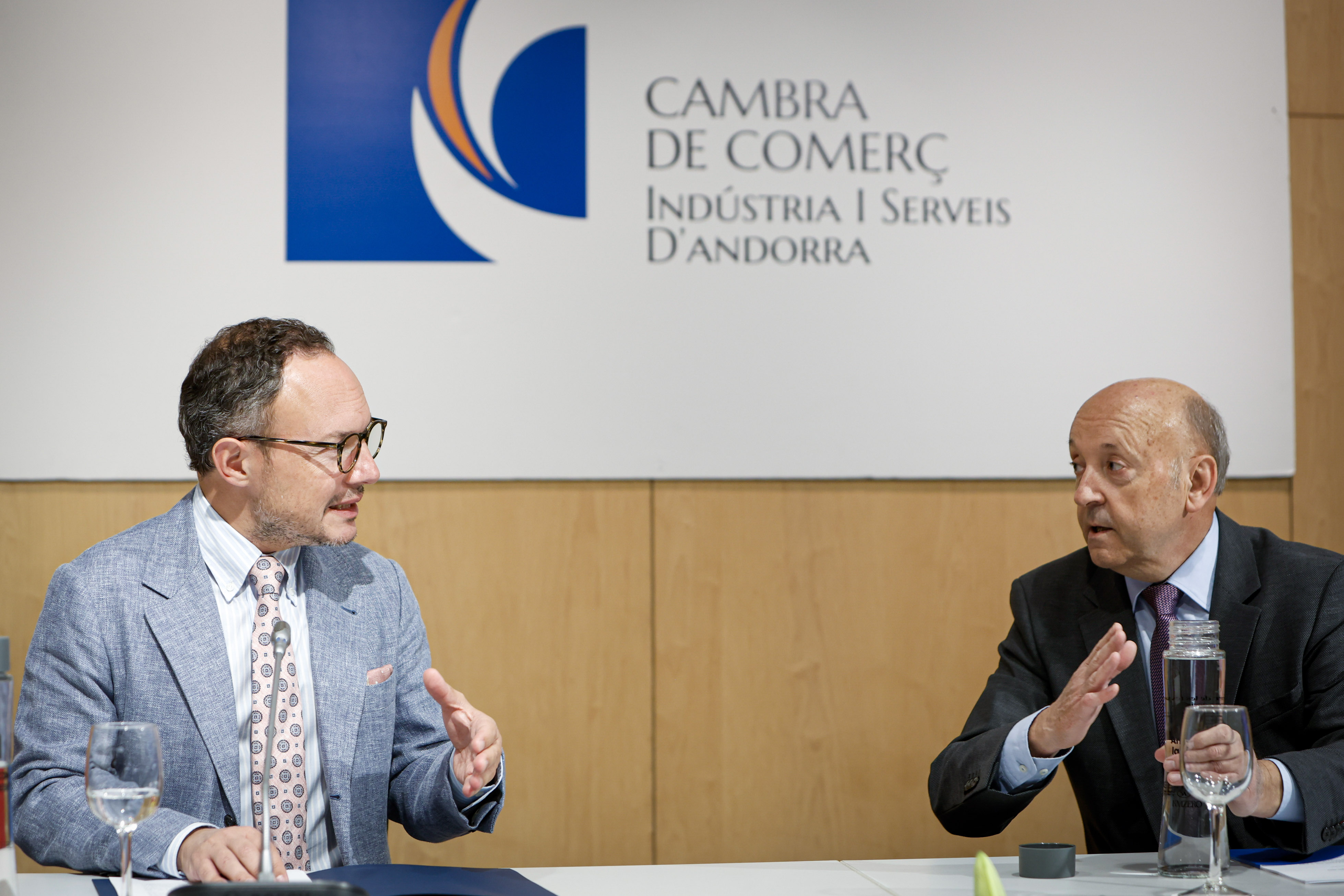 El cap de Govern estén la mà al teixit empresarial per afrontar plegats reptes com la diversificació econòmica o la innovació