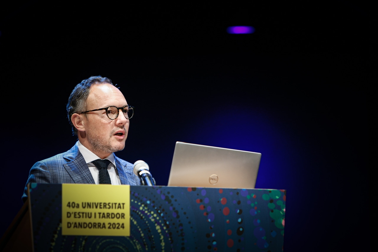 La Universitat d’Estiu i Tardor celebra quaranta edicions amb la humanitat i l’evolució de la vida al centre del debat