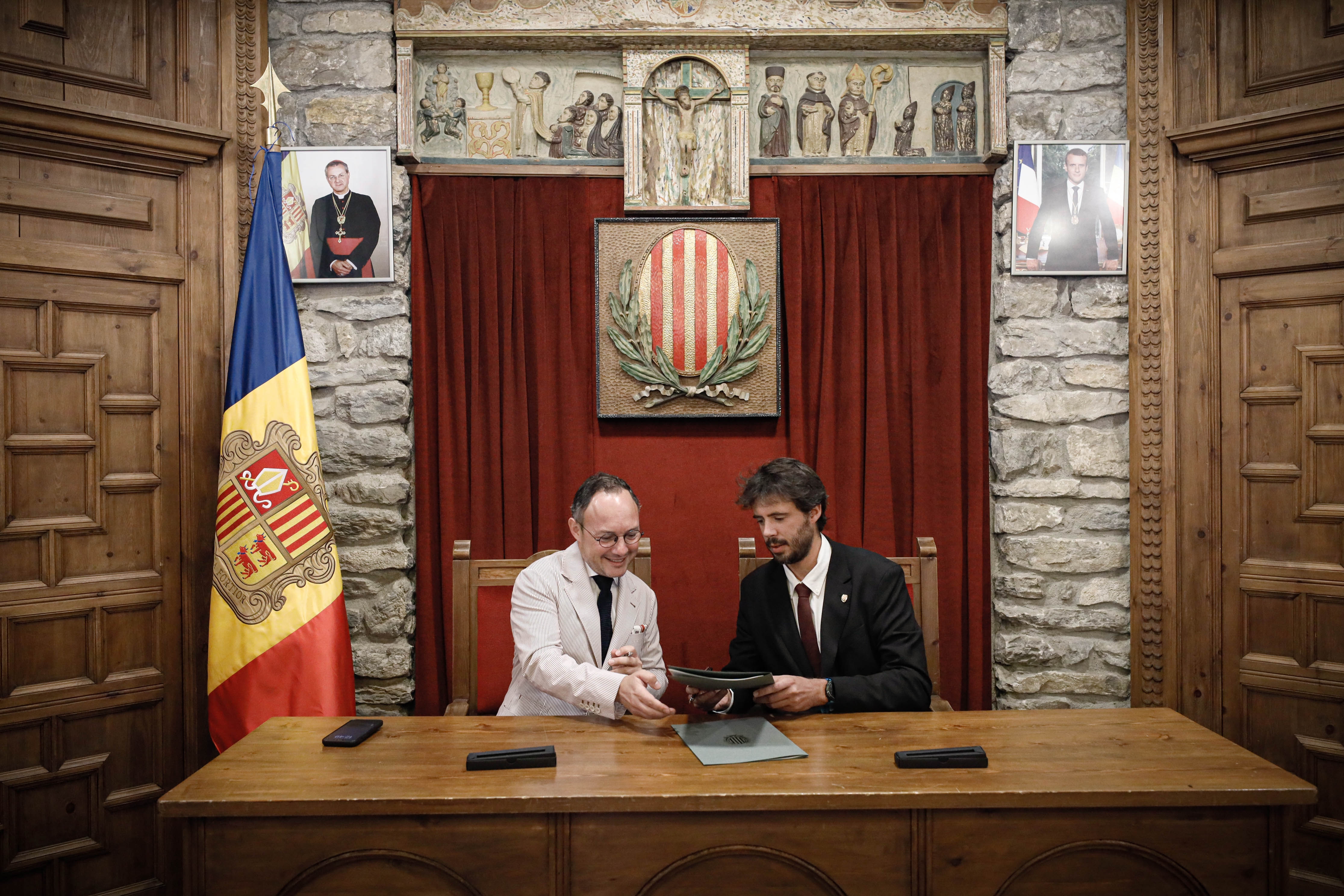 El Govern i el Comú de Sant Julià de Lòria signen l’acord per a la creació de pisos amb serveis per a la gent gran