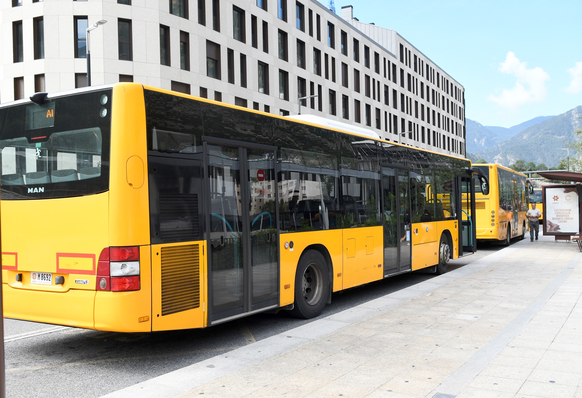 S’inicia el servei de bus nocturn entre setmana