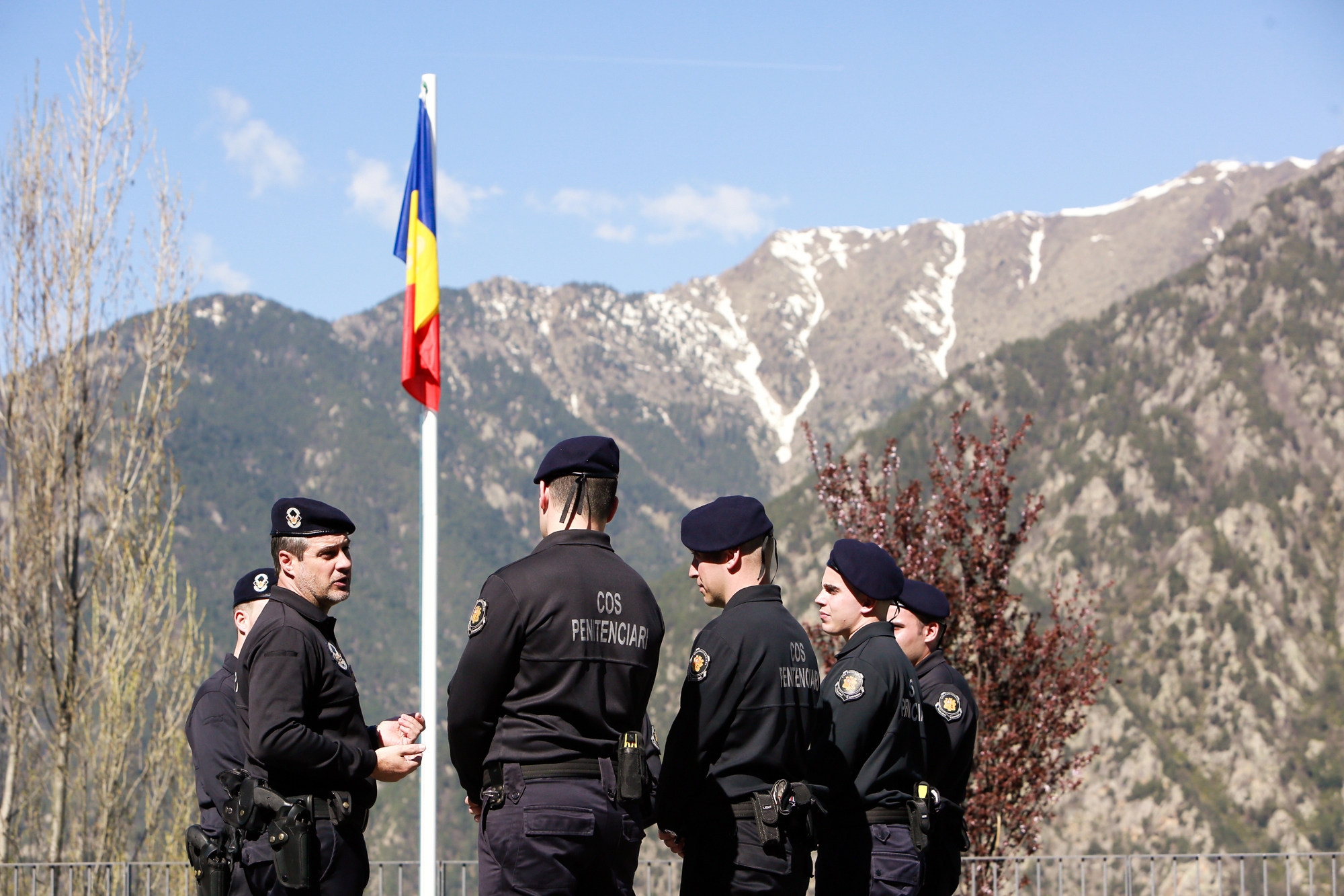 Nomenats tres agents penitenciaris en període de prova