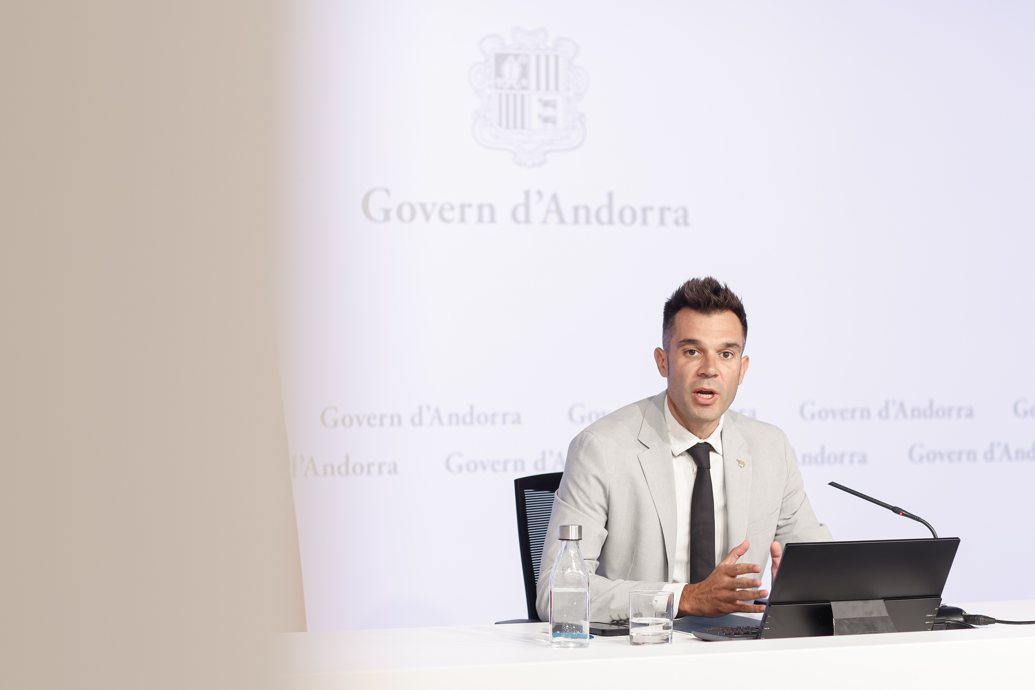 Ruta aèria regular durant tot l’any entre l’aeroport d’Andorra-La Seu d’Urgell i el de Palma (Mallorca)