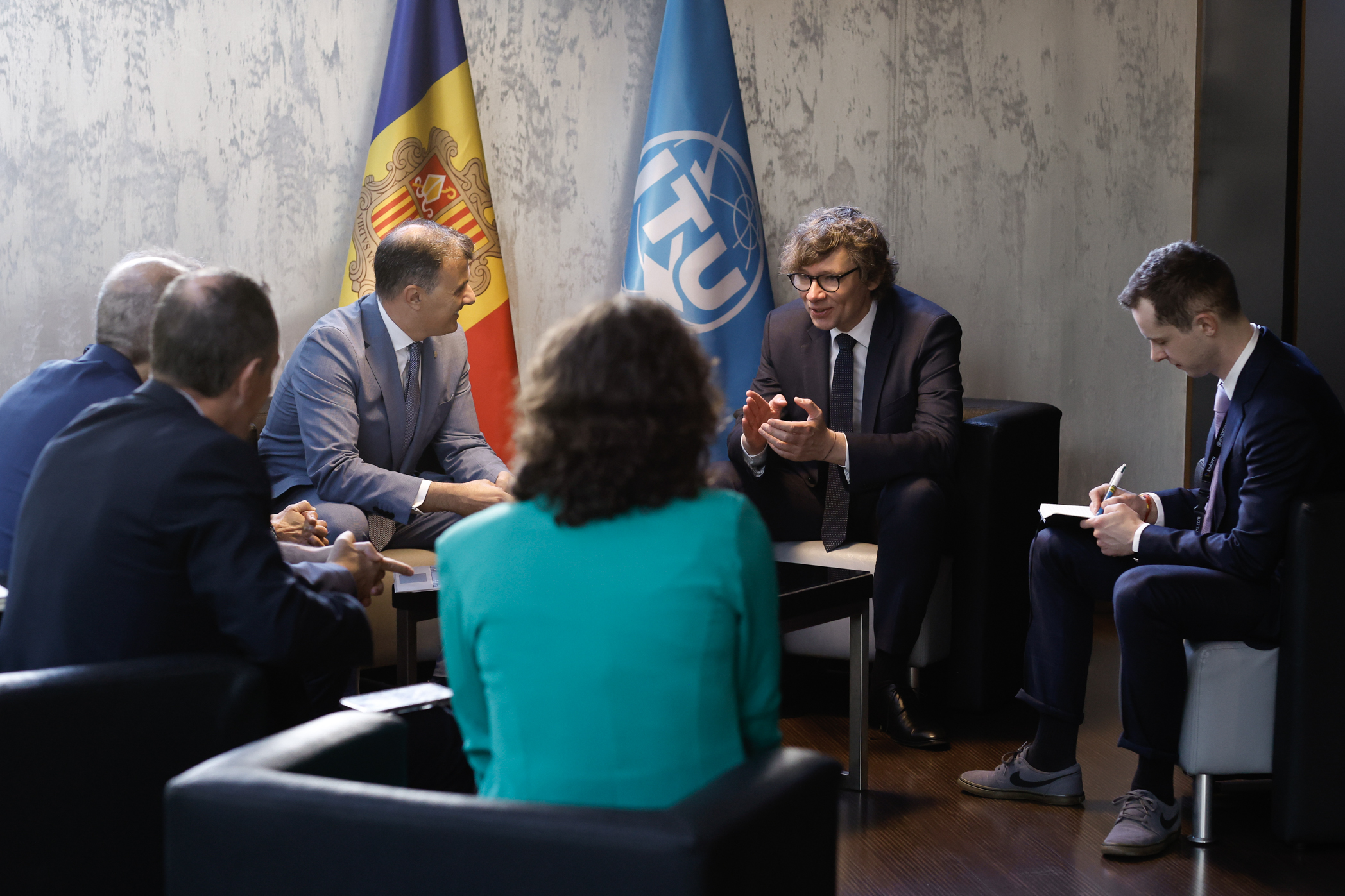 La primera edició del Fòrum digital d’Andorra apunta a la connectivitat universal com a primer pas per lluitar contra la bretxa digital