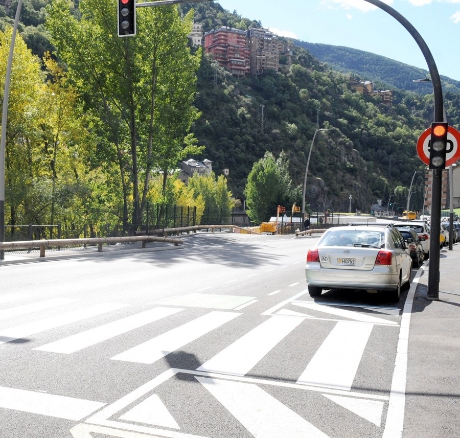 Primer pas per finalitzar la desviació de Sant Julià de Lòria: es licita la instal·lació de les proteccions a la muntanya