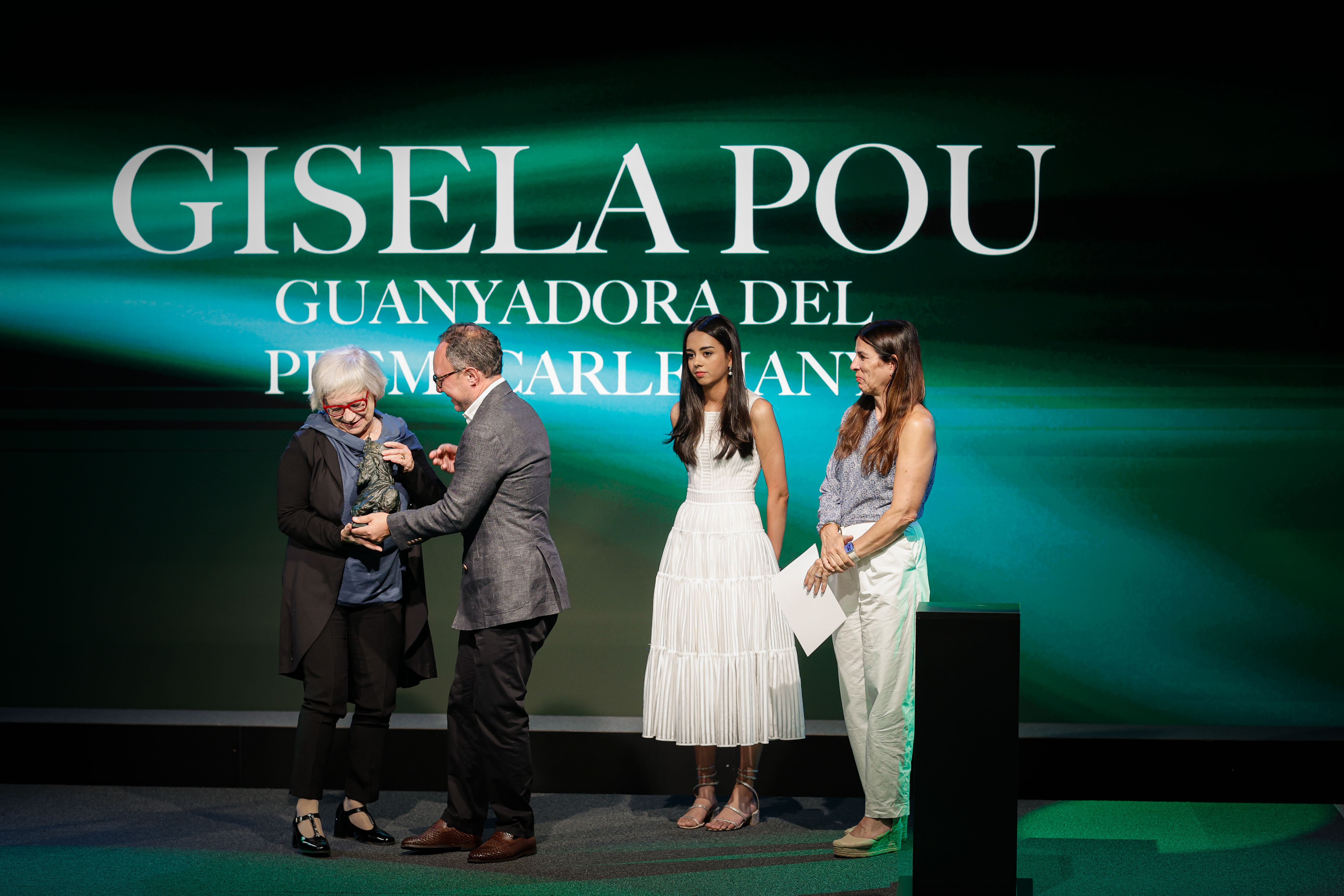 El cap de Govern lliura el XIII Premi Carlemany per al Foment de la Lectura a Gisela Pou per l’obra 'Retorn a Douglas Row'