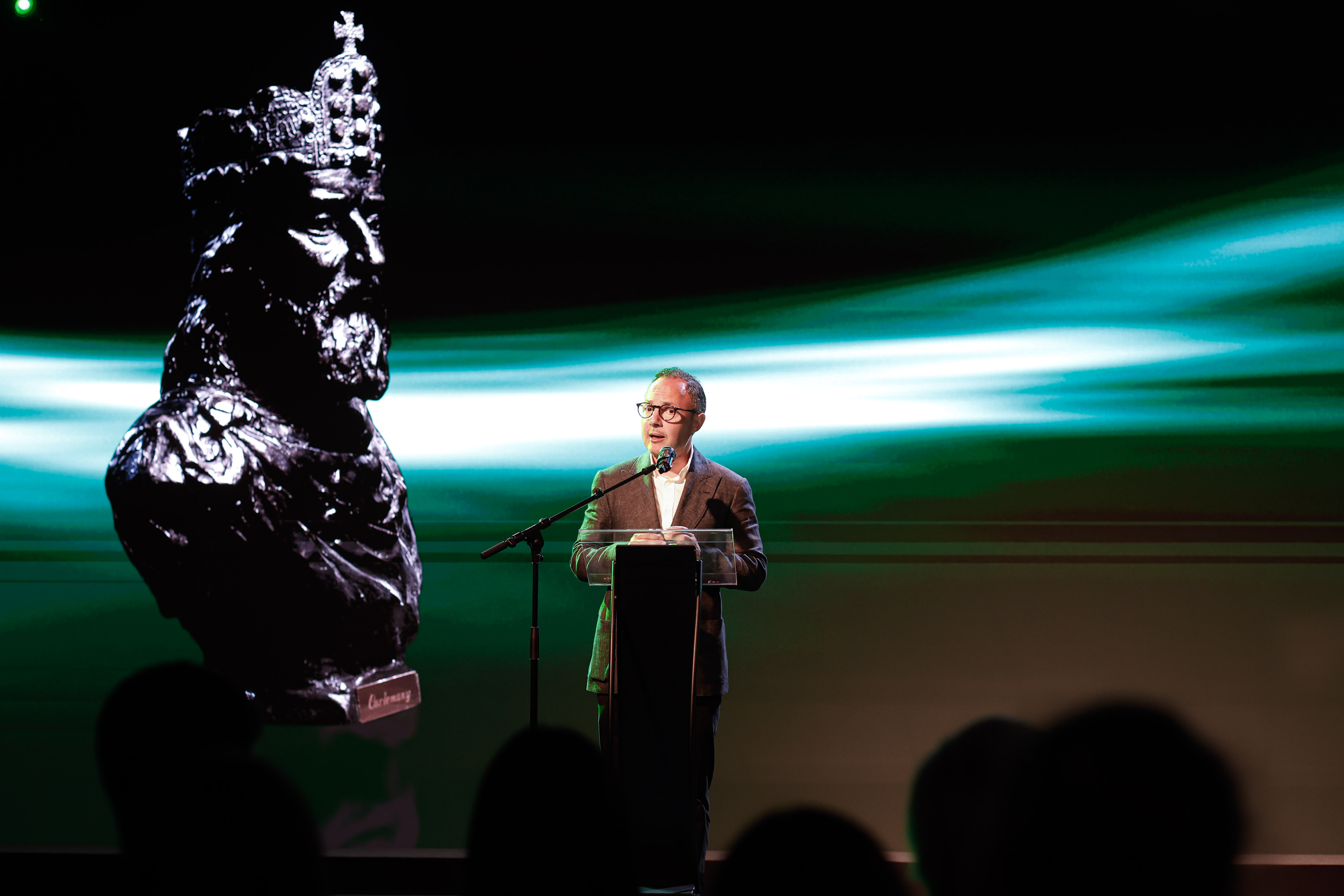 El cap de Govern lliura el XIII Premi Carlemany per al Foment de la Lectura a Gisela Pou per l’obra 'Retorn a Douglas Row'