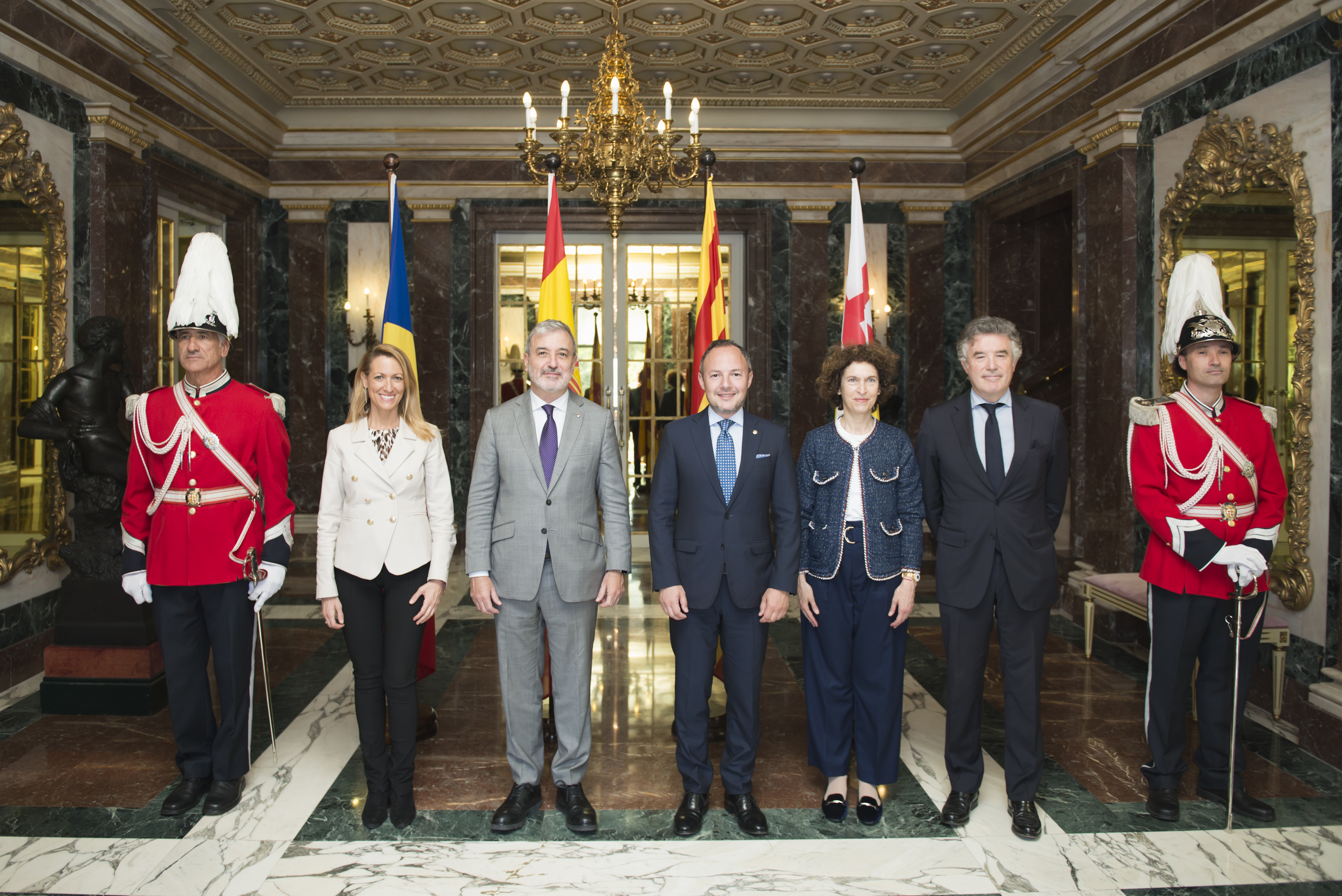 Primera reunió institucional entre el cap de Govern, Xavier Espot, i l’alcalde de Barcelona, Jaume Collboni