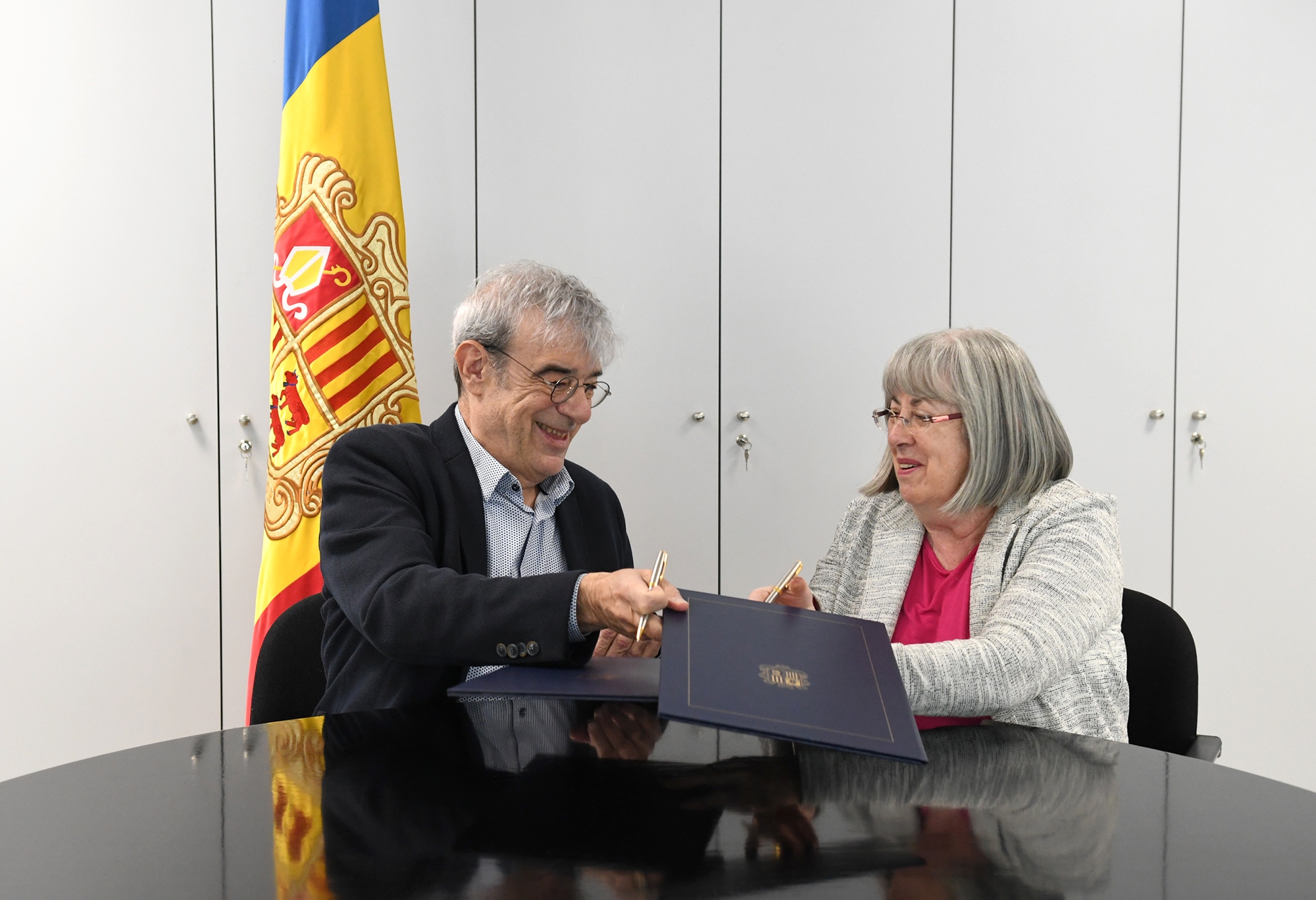 El Ministeri de Relacions Institucionals, Educació i Universitats i la Societat Andorrana de Ciències (SAC) renoven el conveni de col·laboració