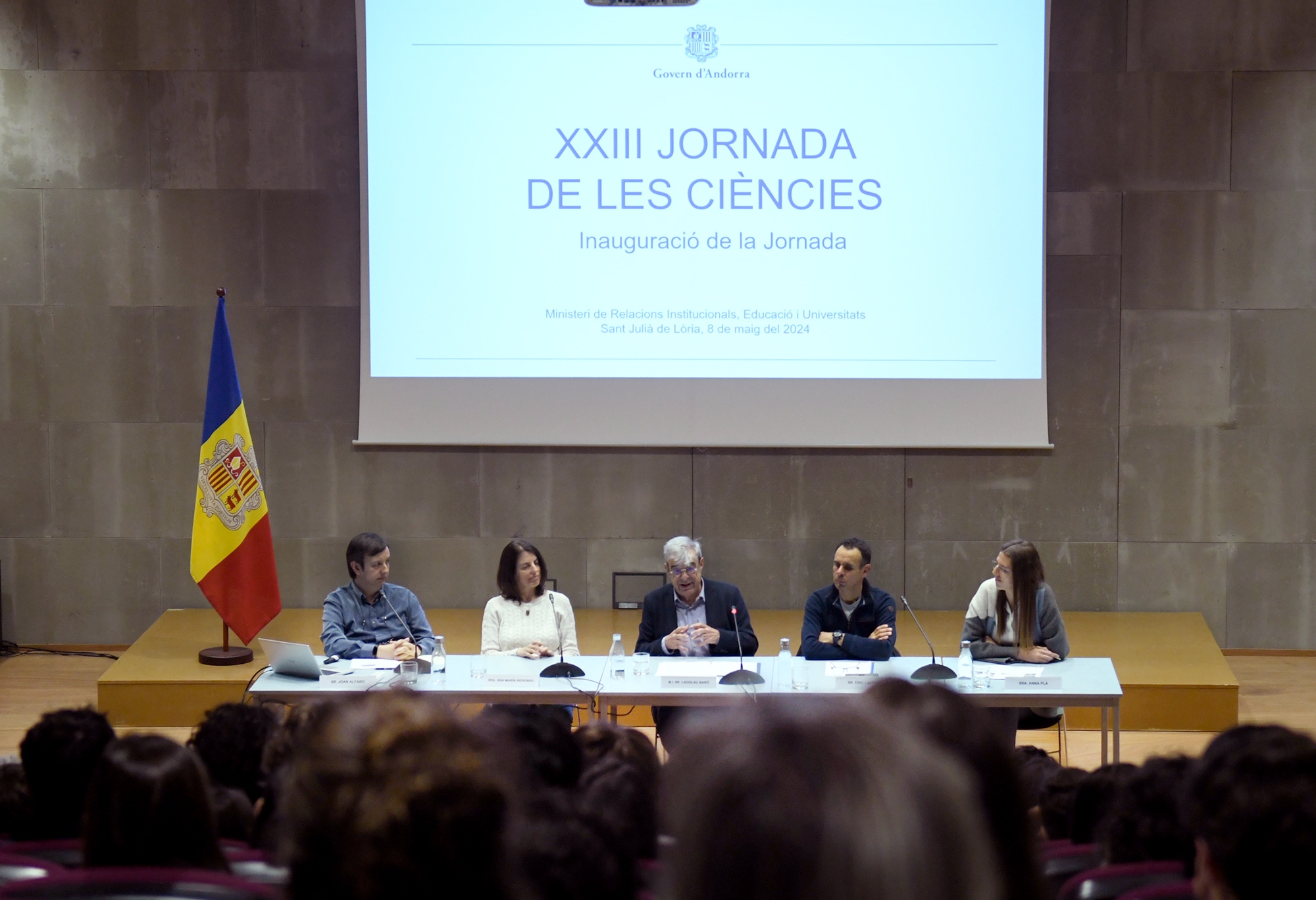 Al voltant de 130 alumnes dels sistemes educatius andorrà, espanyol i francès participen en la Jornada de les ciències