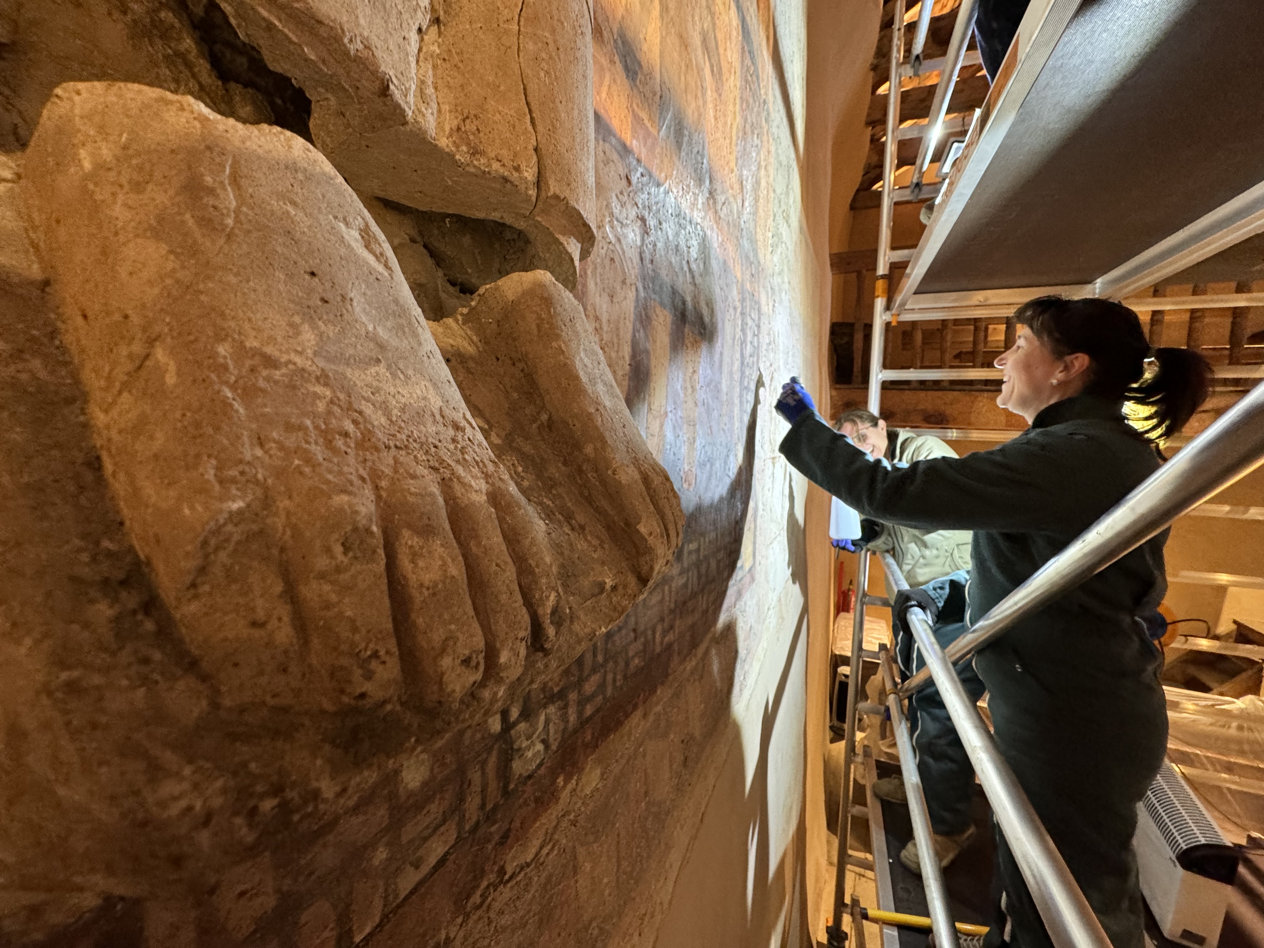 Patrimoni inicia els treballs de restauració del conjunt mural romànic de Sant Joan de Caselles
