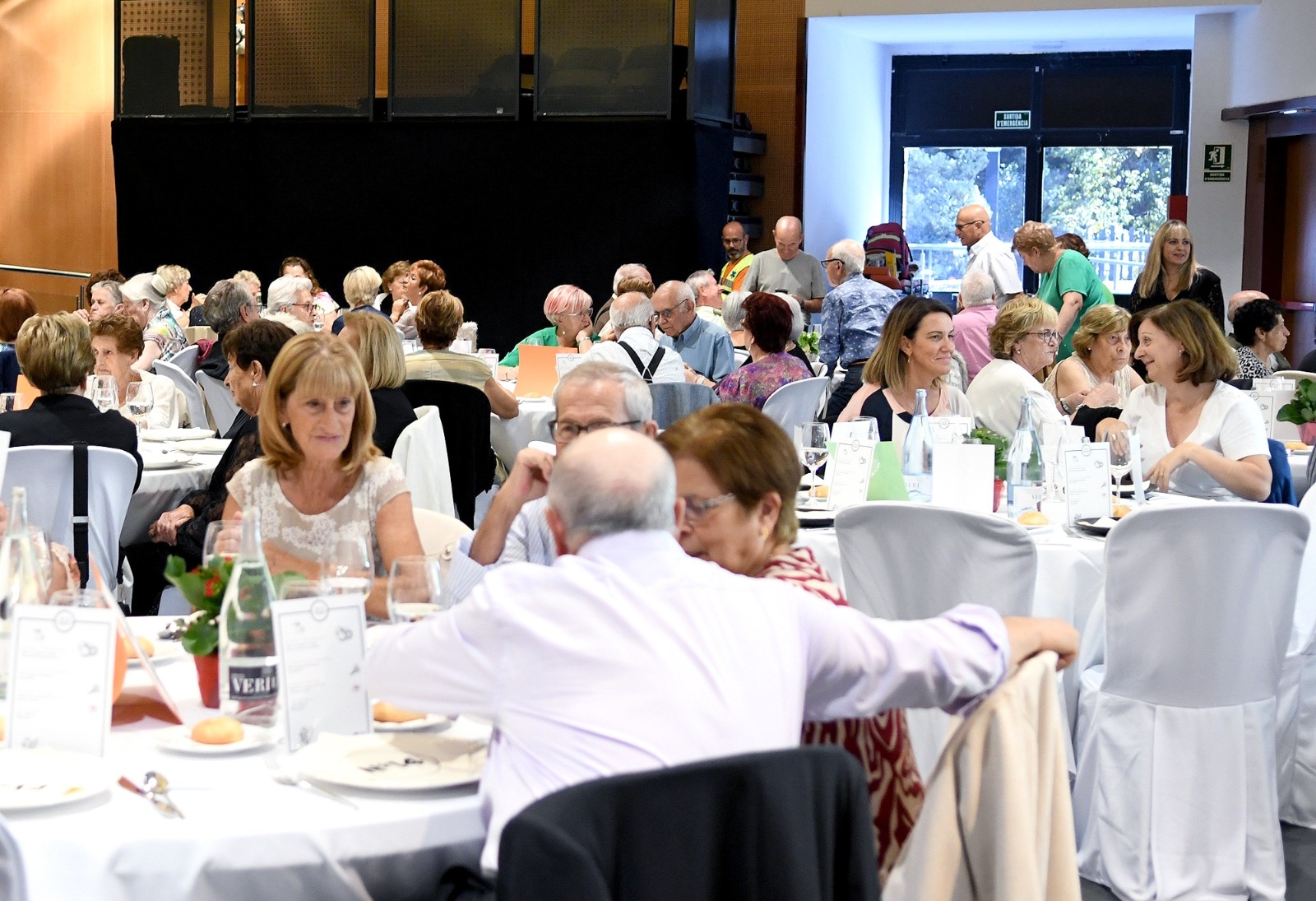 Totes les persones jubilades residents al país tindran dret a la targeta magna