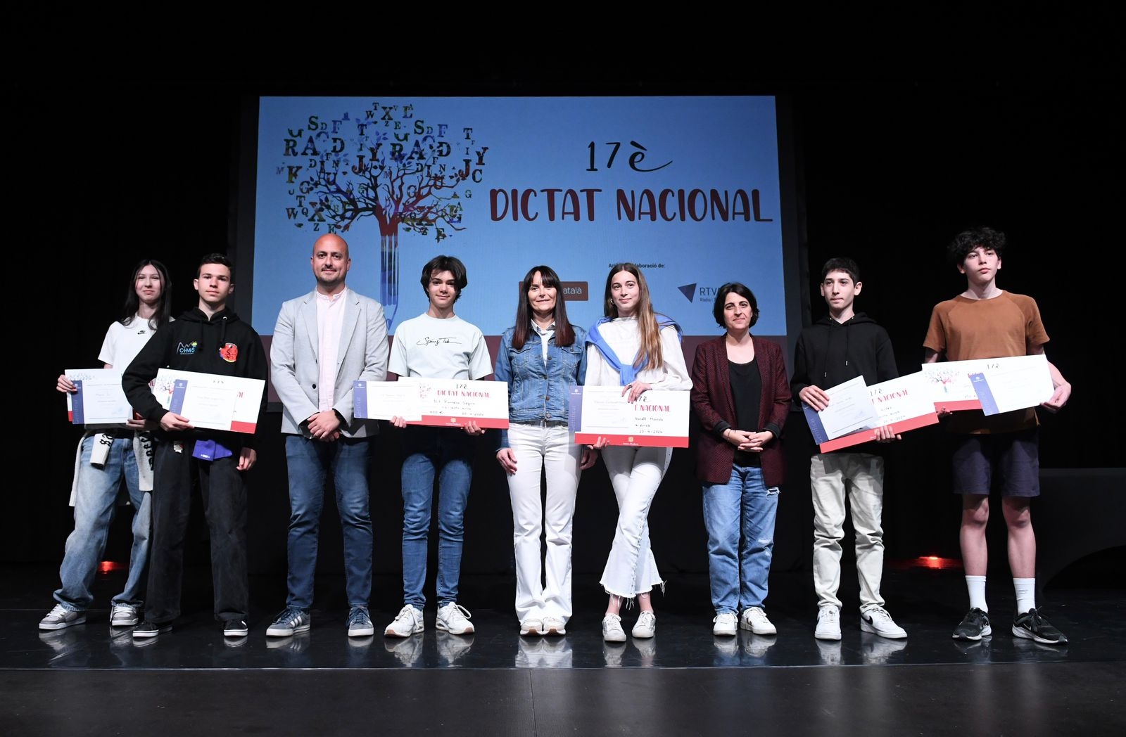 Nil Romero i Blanca Carbonell guanyen el dissetè Dictat nacional