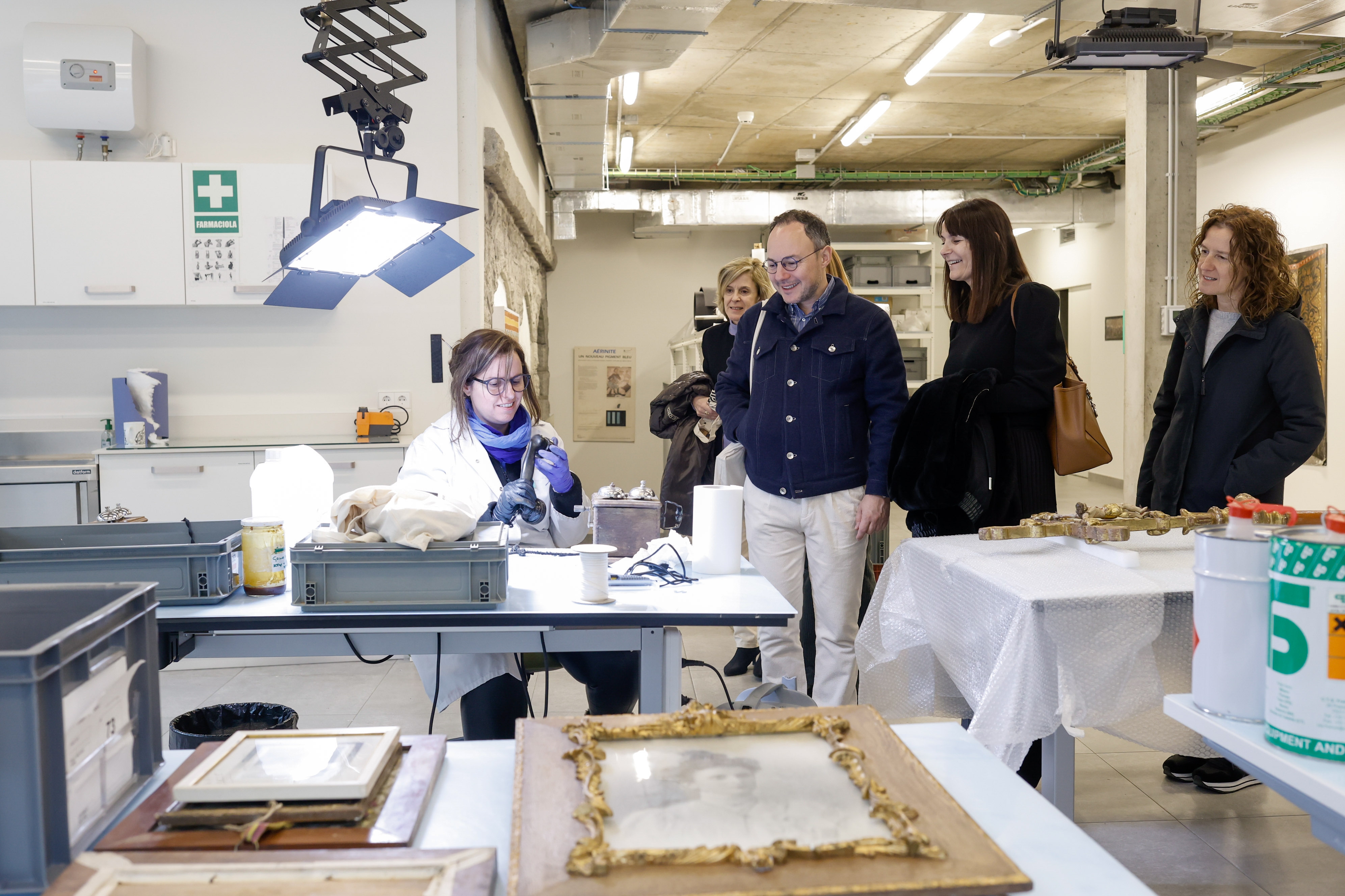 El Departament de Patrimoni Cultural obre les portes de les reserves de béns mobles situades a l’antic Hotel Rosaleda